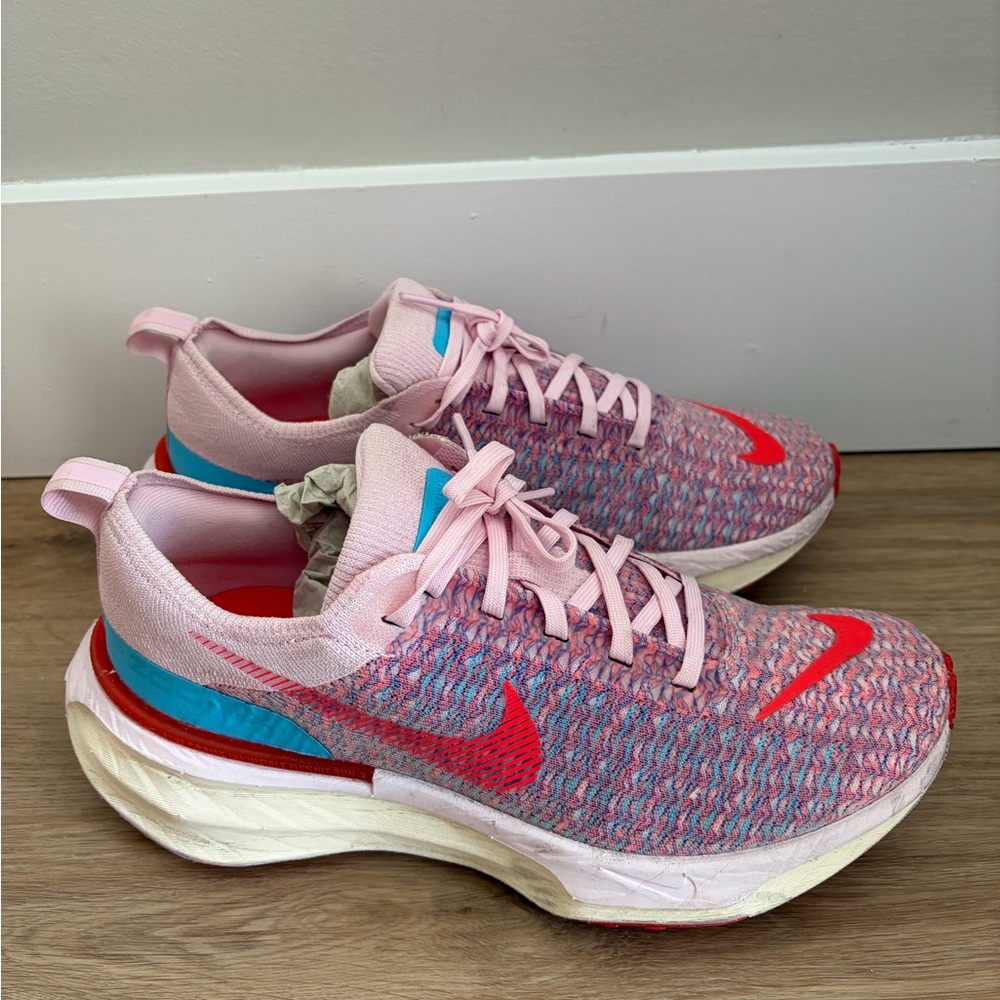 Nike Women's Pink and Red Sneakers